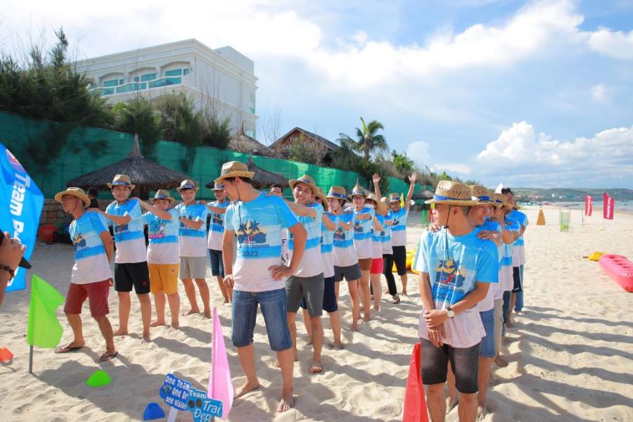 Trò chơi team building đấm bóp xoa