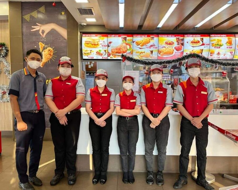 đồng phục nhân viên jollibee