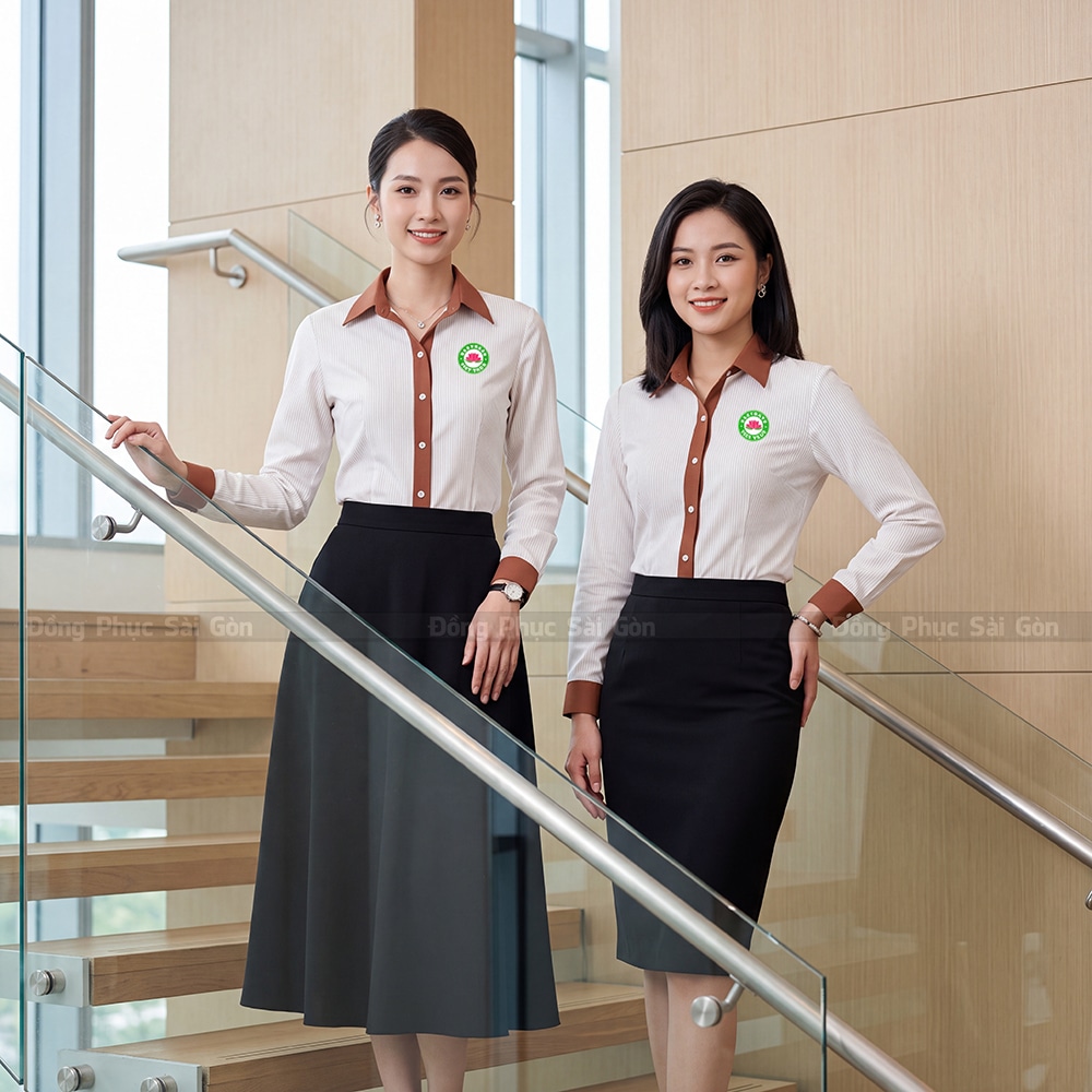 Mẫu áo đồng phục công sở màu trắng phối nâu thanh lịch 1