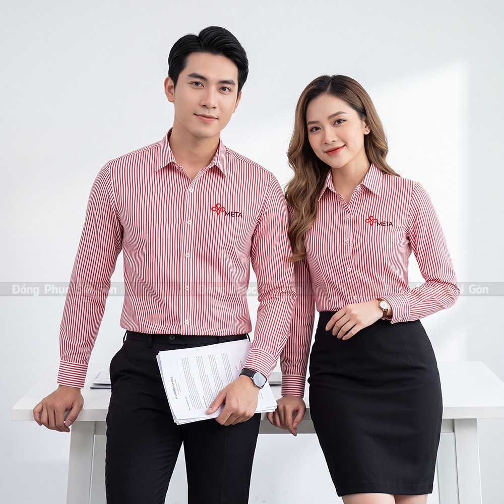 Mẫu đồng phục công sở đẹp màu trắng sọc đỏ nổi bật 4