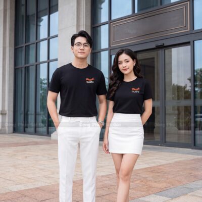 Áo thun cổ tròn may sẵn màu đen form đẹp 1